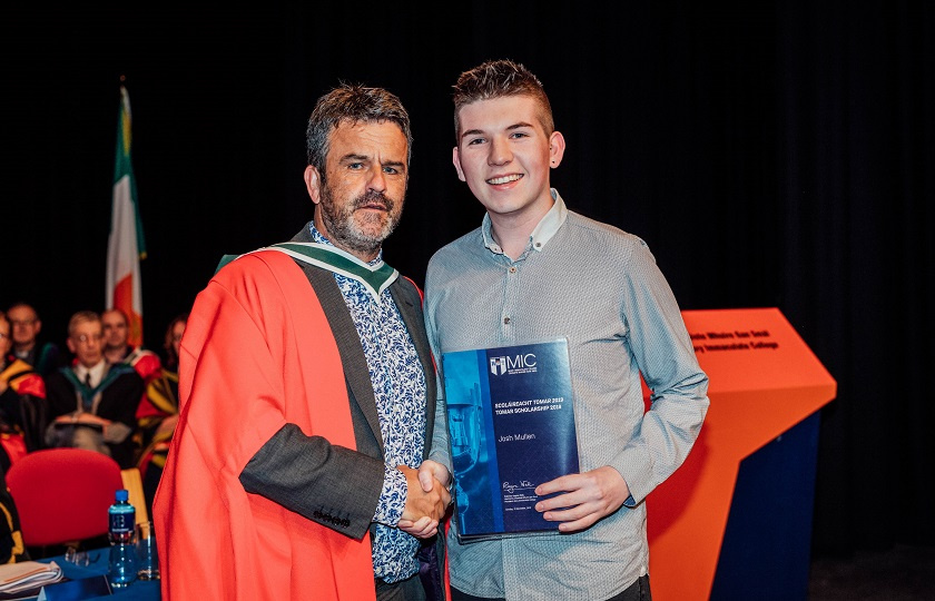 Dr Finn Ó Murchú presenting Josh Mullen with the inaugural TOMAR Trust Path Scholarship