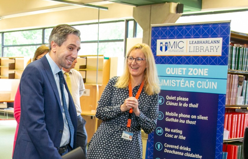 Minister Simon Harris and librarian Áine Finucane